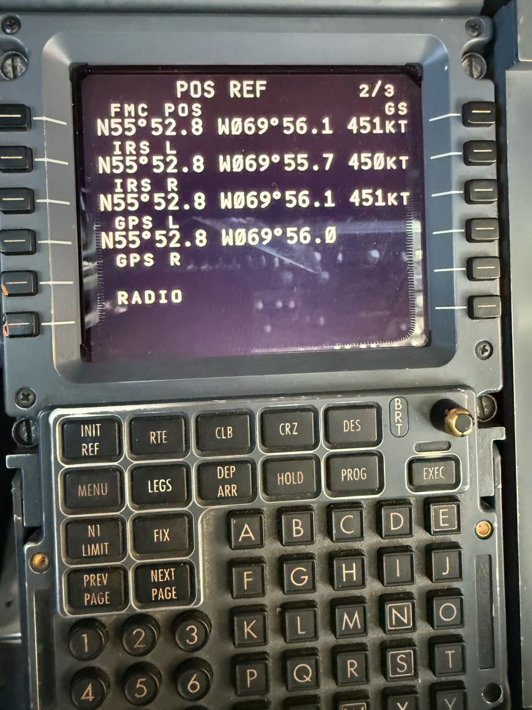 CDU POS REF 2/3 — GPS L présent, GPS R vide (photo Steve)